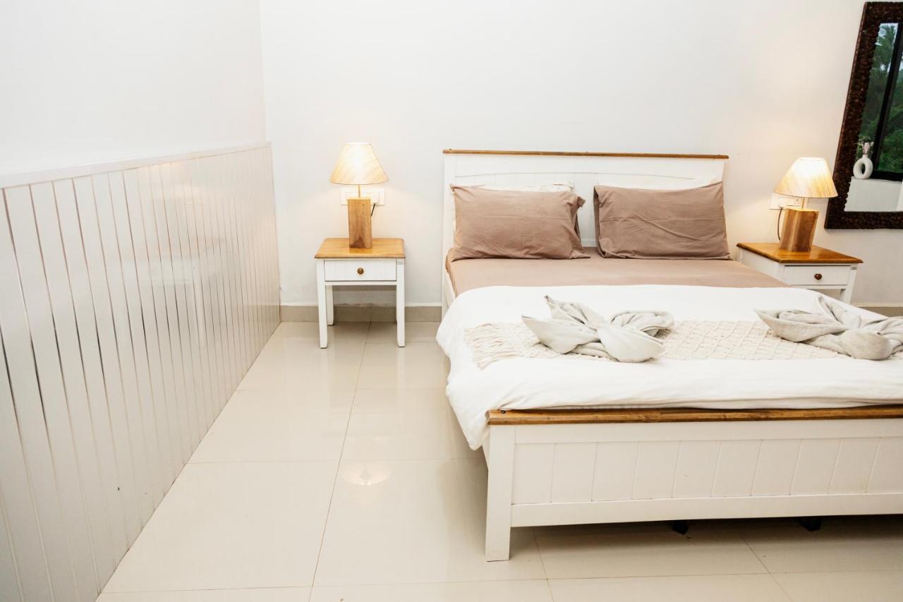 Hotel Fourteen Pods By The Sea Morjim Exterior foto