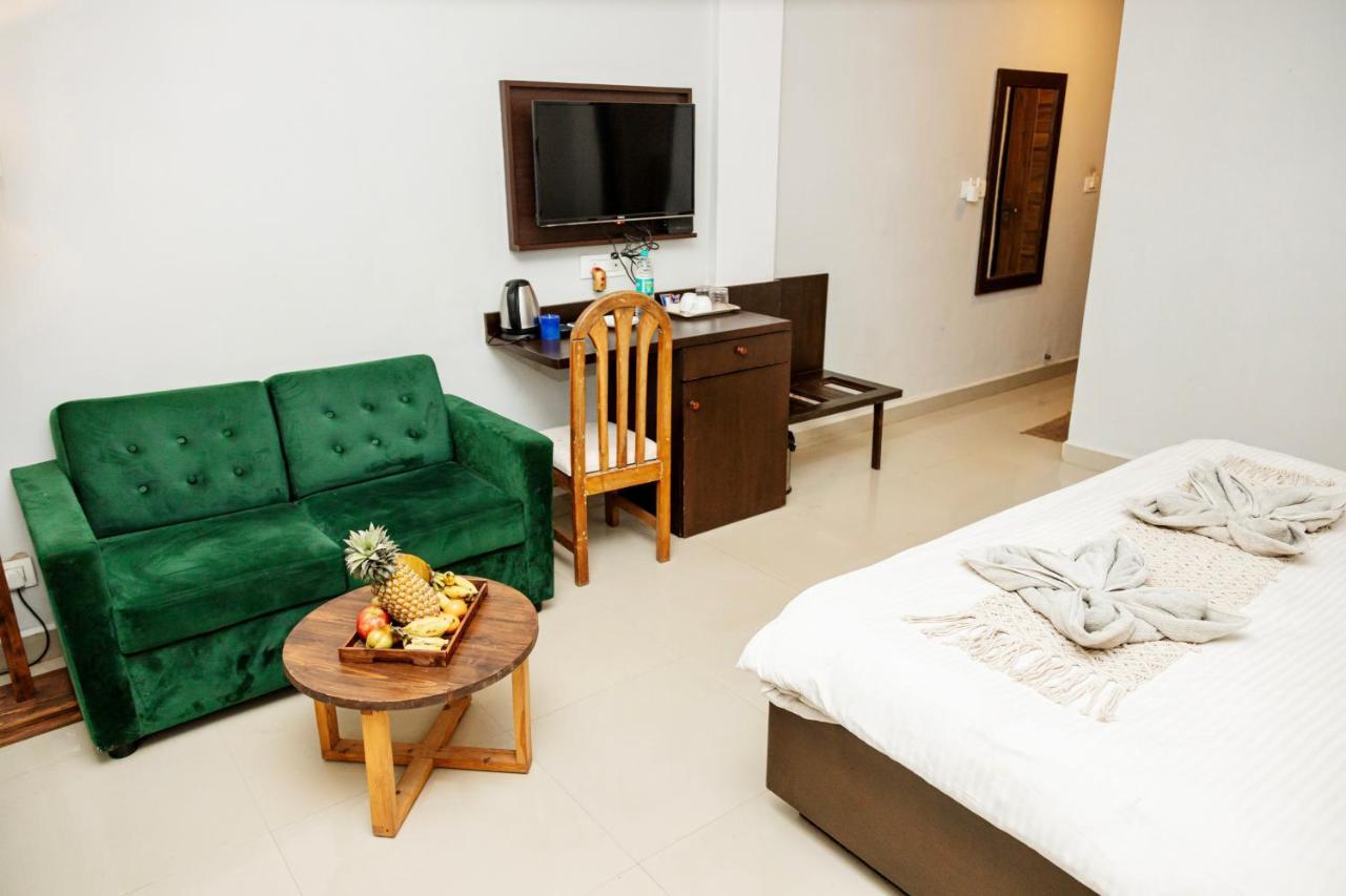 Hotel Fourteen Pods By The Sea Morjim Exterior foto
