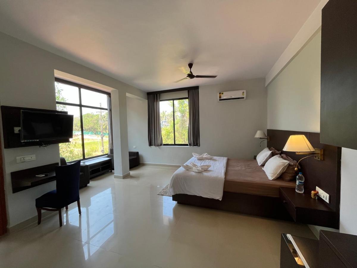 Hotel Fourteen Pods By The Sea Morjim Exterior foto