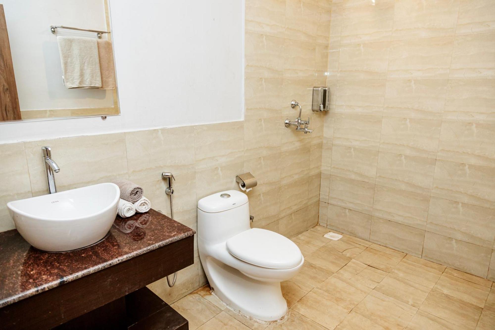 Hotel Fourteen Pods By The Sea Morjim Exterior foto